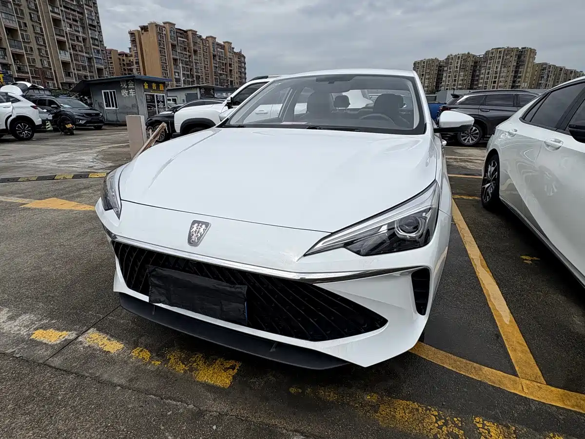 Фото 1 - Roewe i5