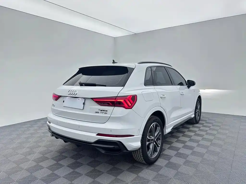Audi Q3 2023 2023 35 TFSI Fashion Dynamic (1.4T)