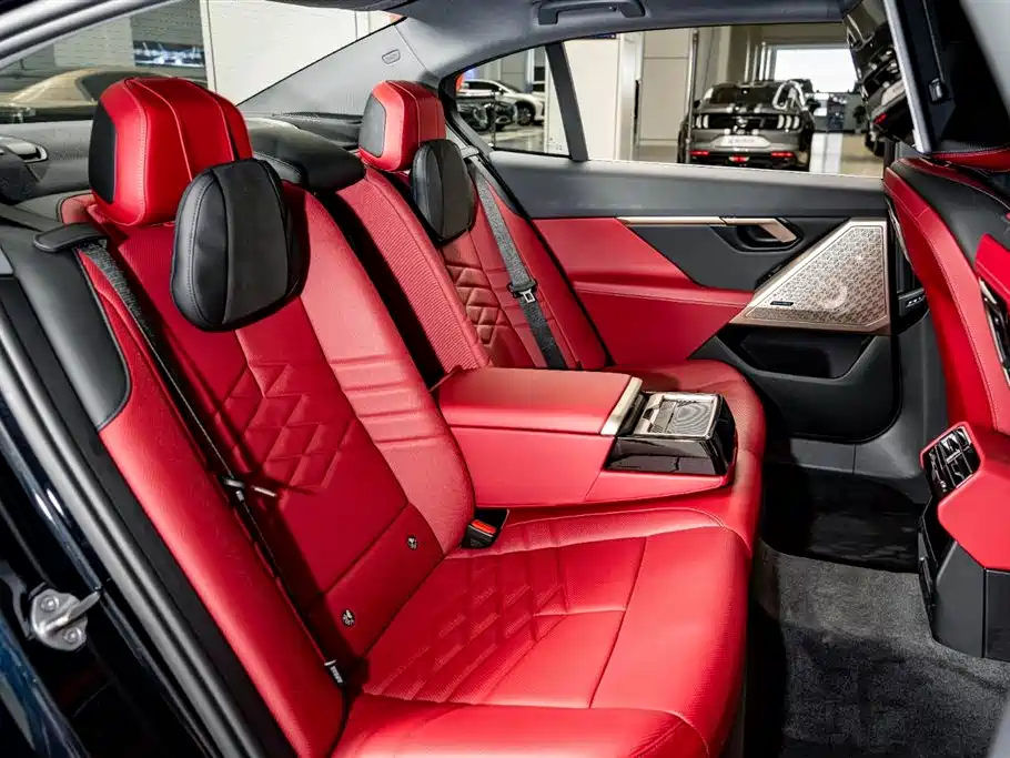 BMW 5 Series 2025 530Li Premium M Sport Package фото 27