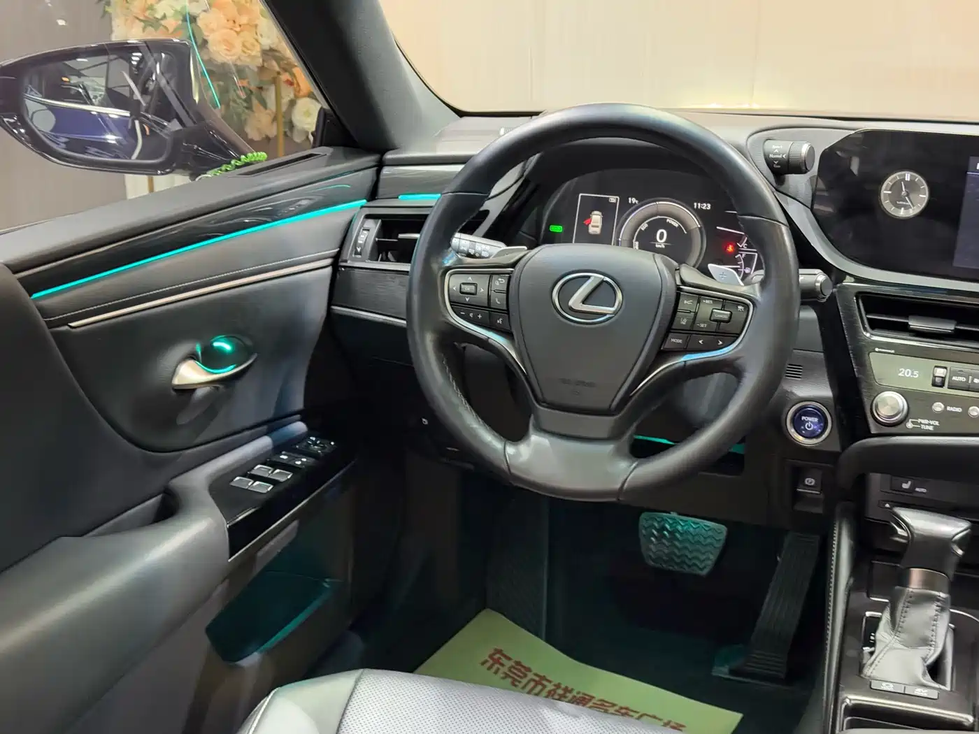 Lexus ES 2021 300h Excellence Edition фото 21