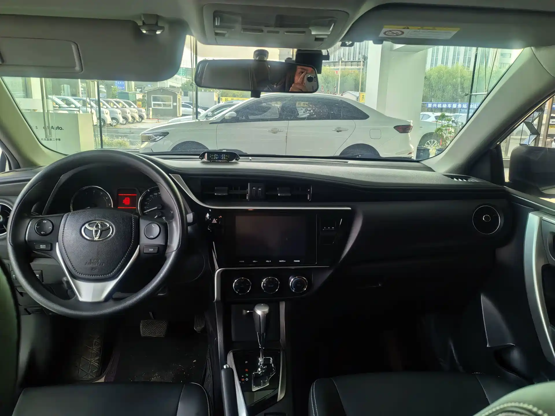 Photo 5 - Toyota Corolla