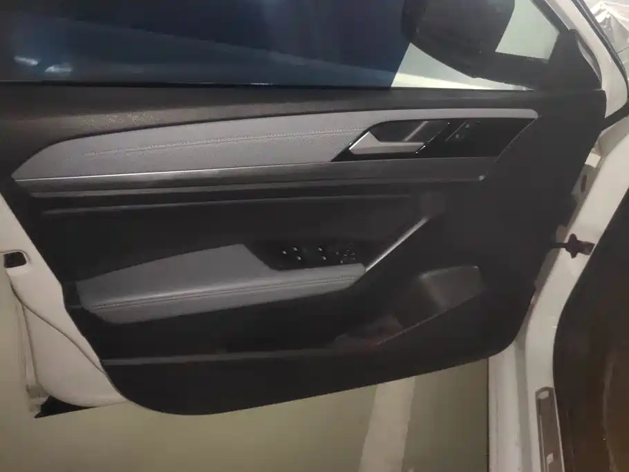 Фото 7 - Volkswagen Lavida