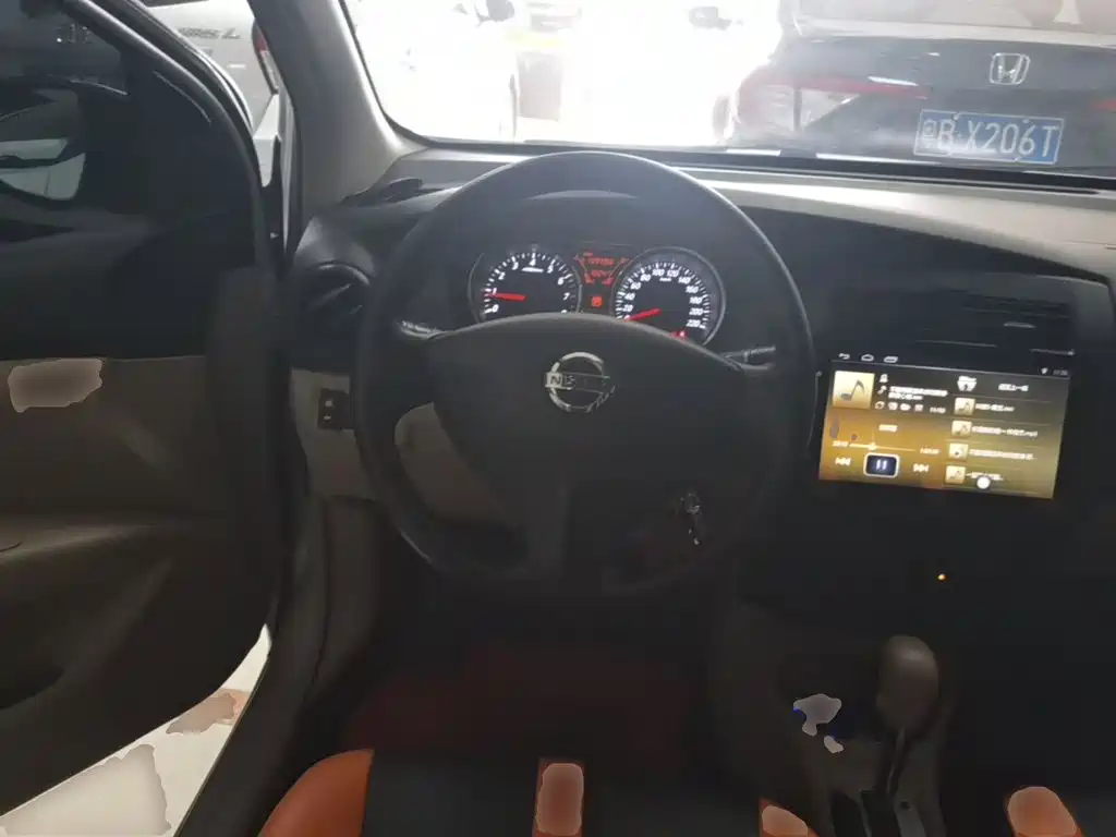 Nissan Livina 2016 2015 1.6XE CVT Comfort Edition