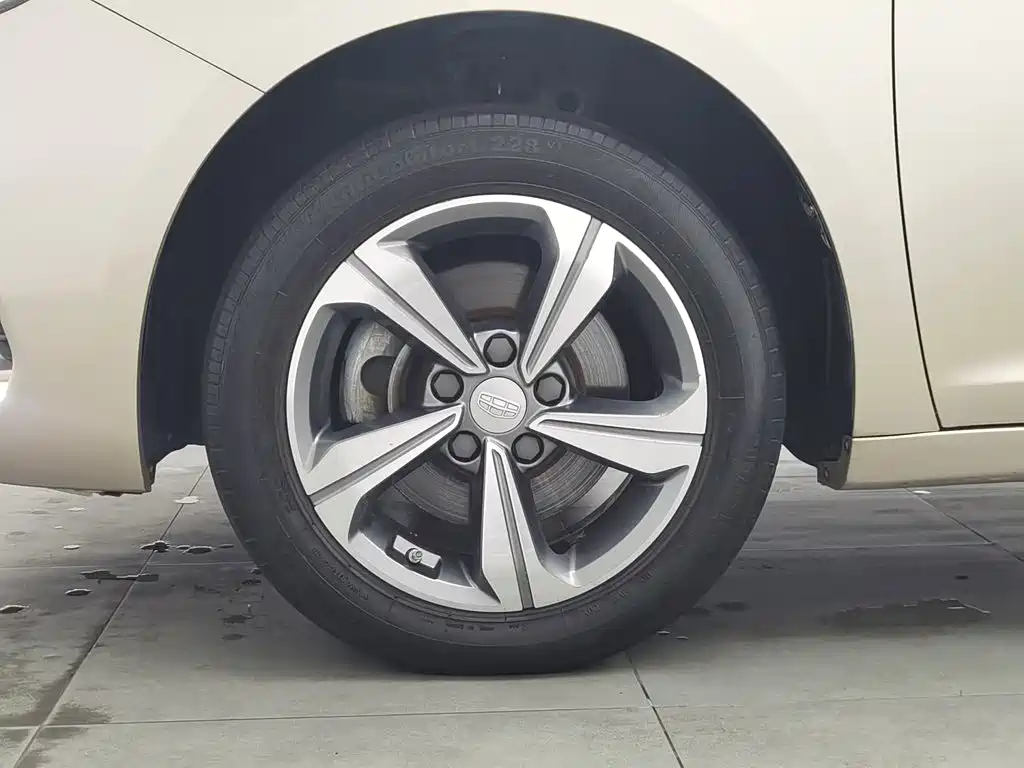 Photo 17 - Geely Emgrand GL