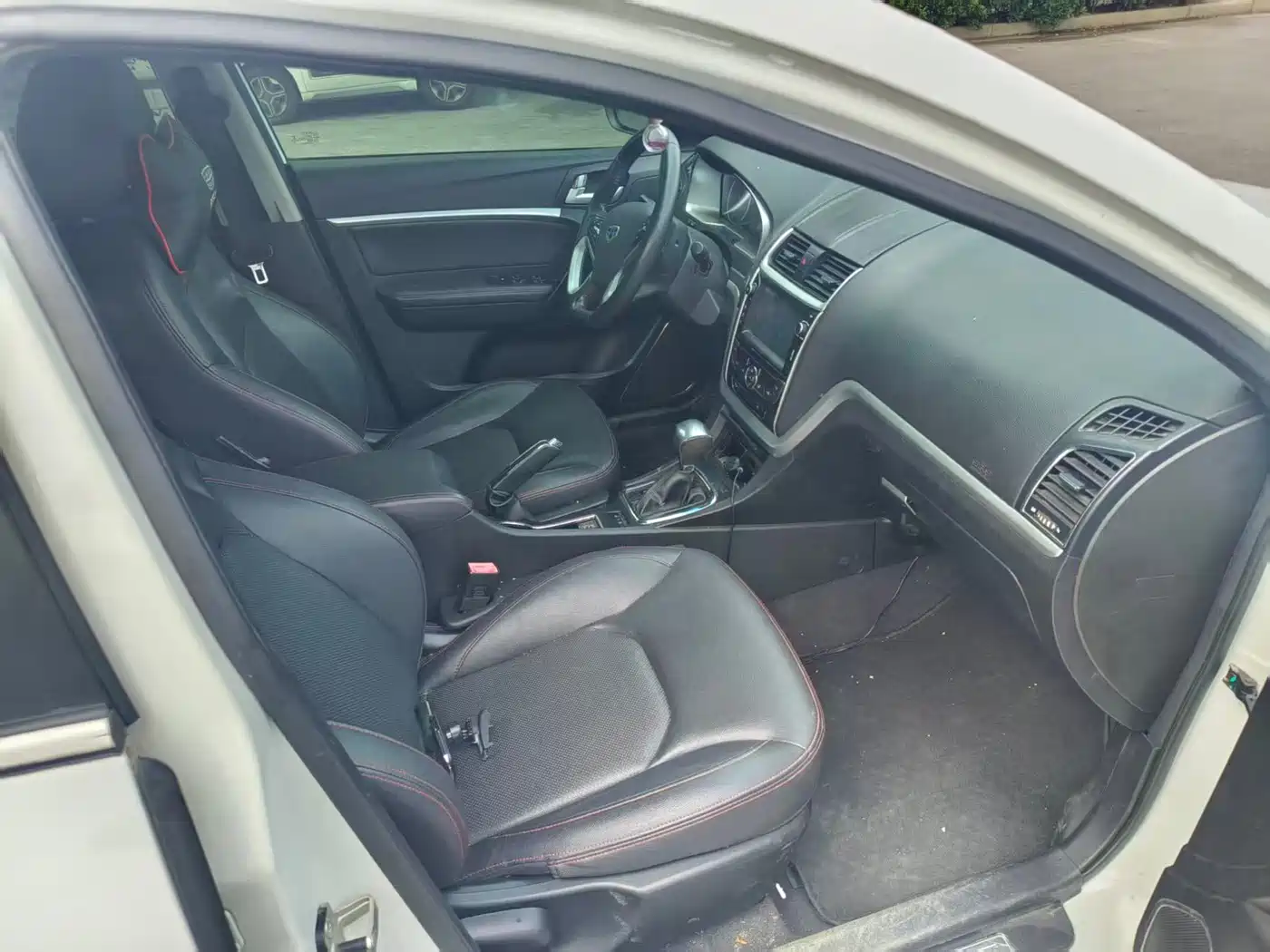 Фото 5 - Geely Emgrand