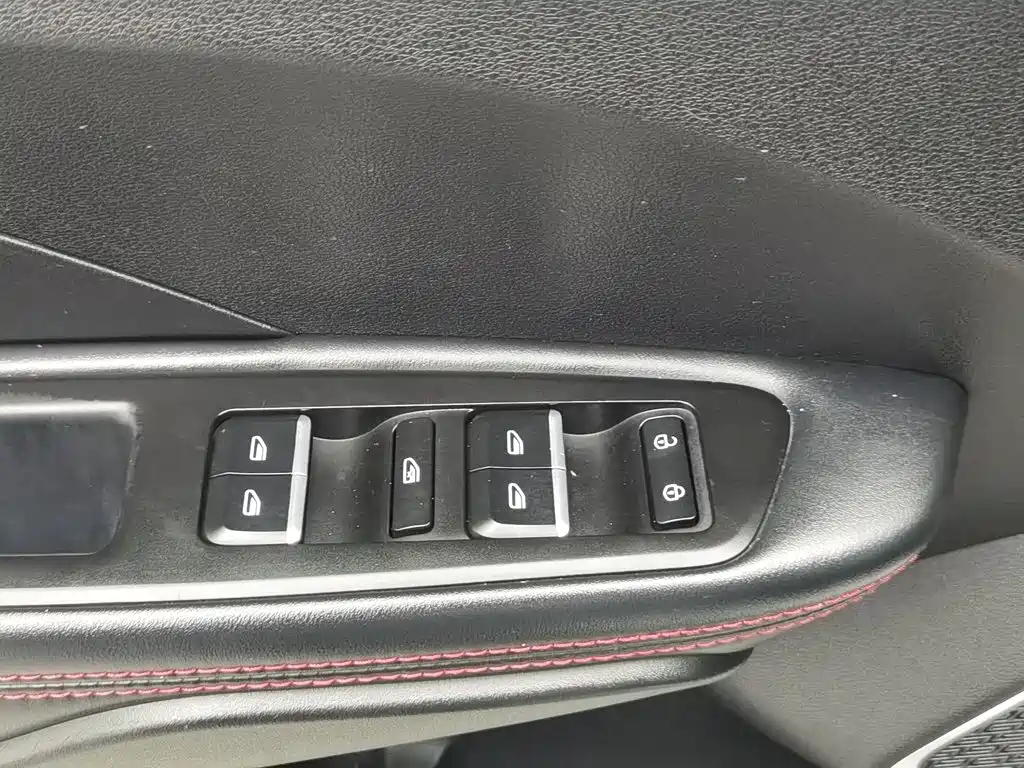 Фото 9 - Geely Binrui