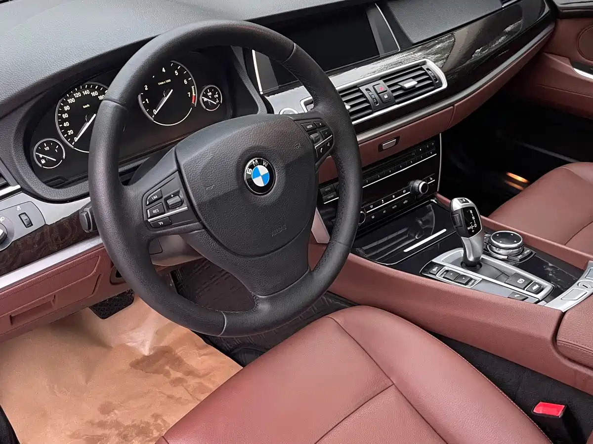 Photo 12 - BMW 5 Series GT