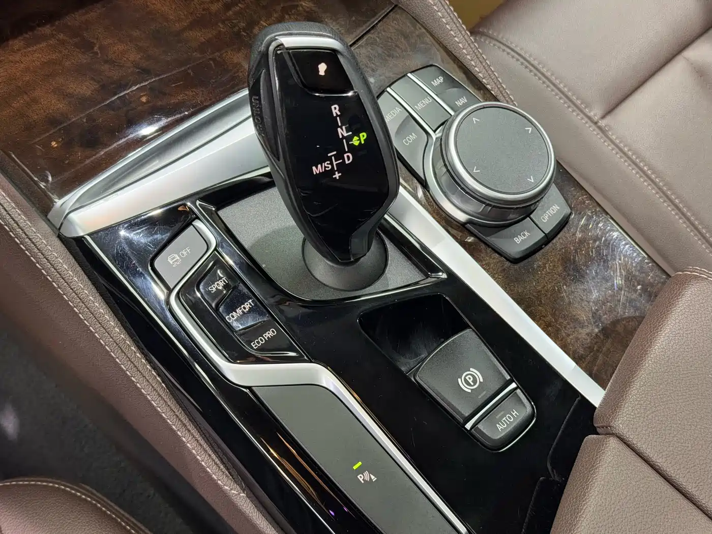 BMW 5 Series 2020 525Li Luxury Package фото 12