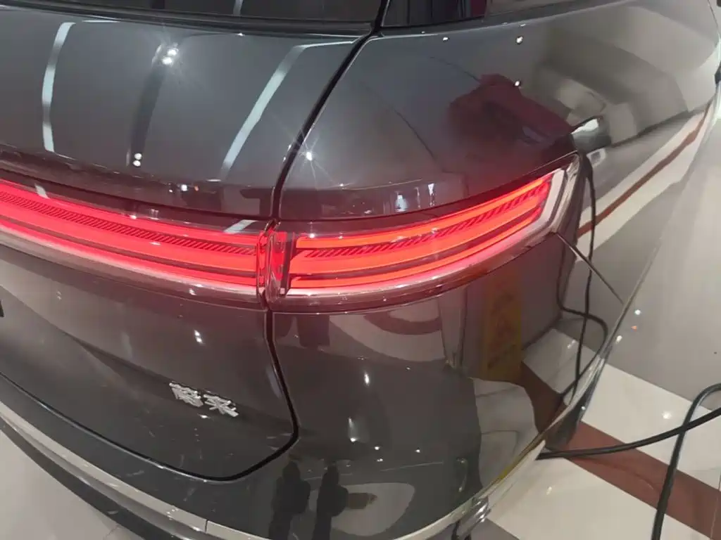 NIO ES8 2025 2025 Model 6-Seat Executive Luxury Edition