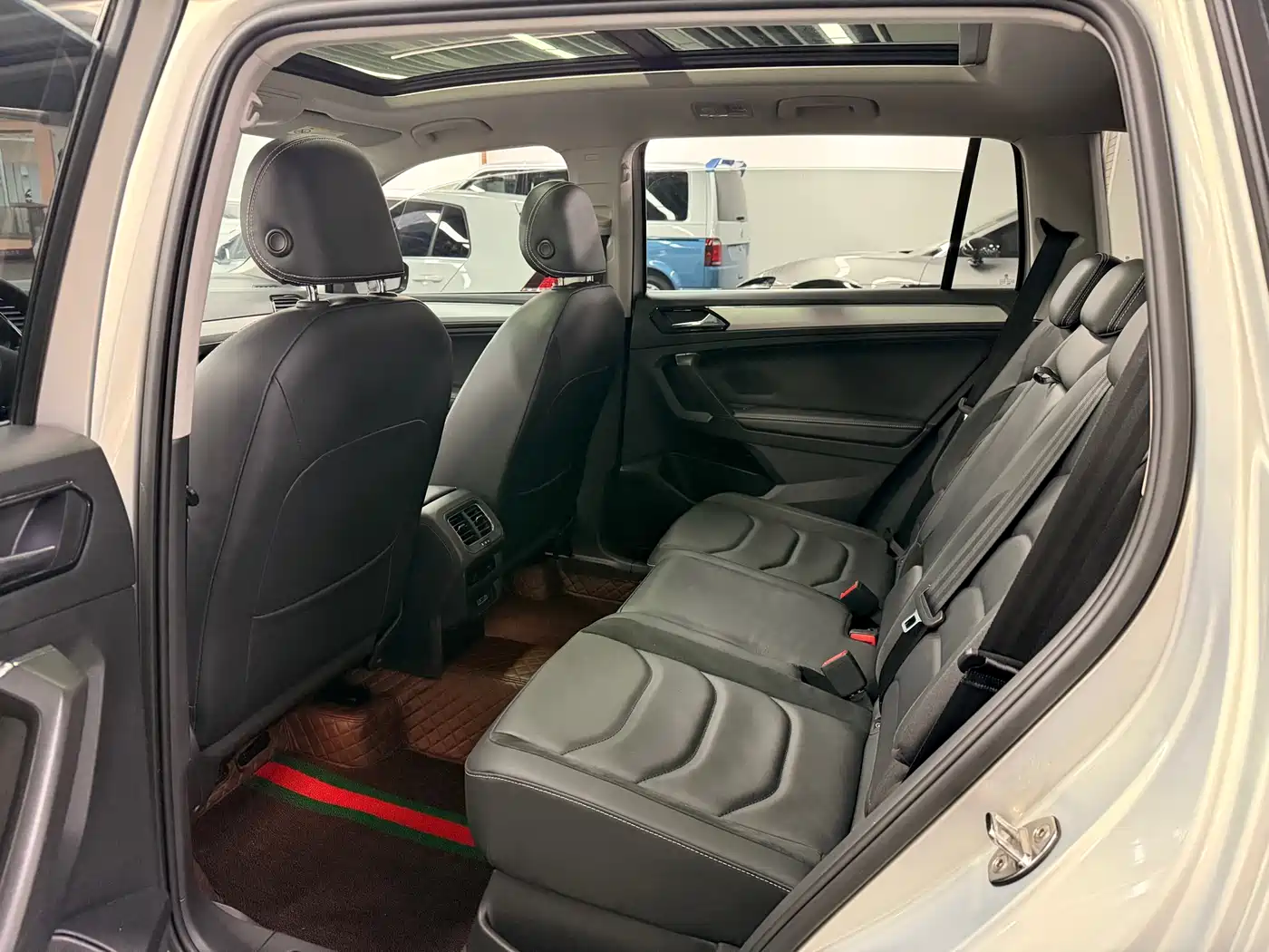 Volkswagen Tiguan L 2018 330TSI Automatic 2WD Luxury Edition фото 9