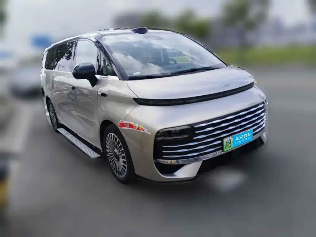 Geely Galaxy Galaxy V900 2026 2026 Model Base Version 8-Seater