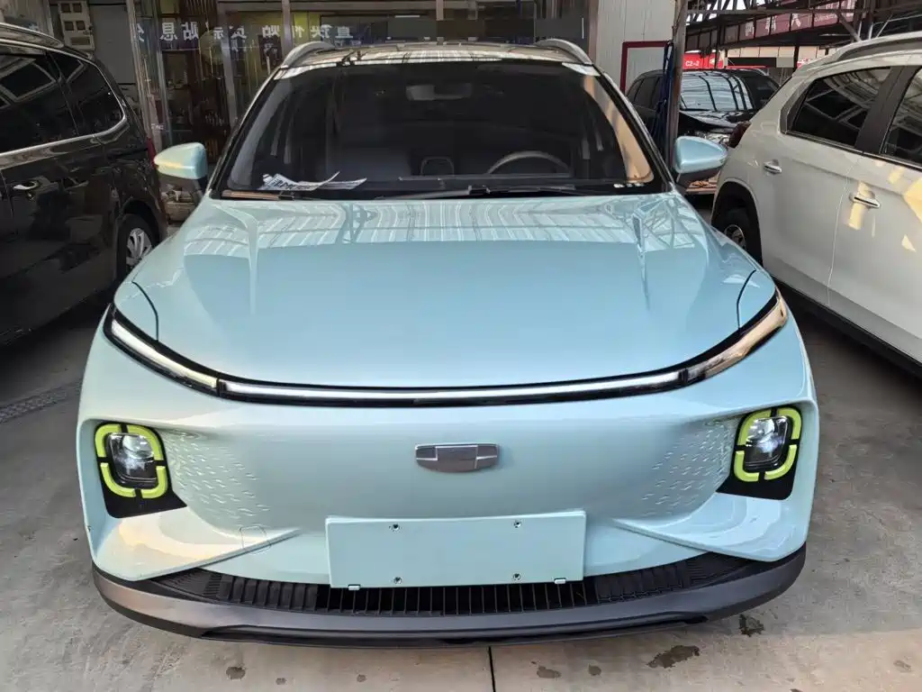 Фото 2 - Geely Geometry E Firefly