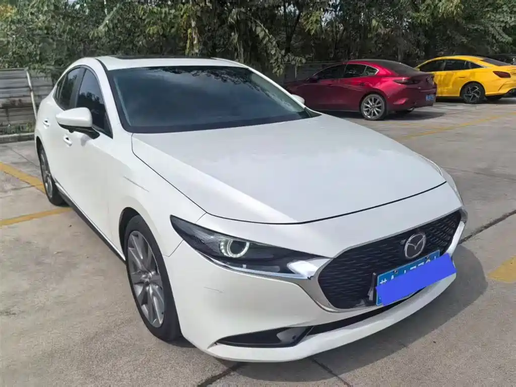Mazda Mazda3 Axela 2024 2.0L Automatic Premium Prestige Edition фото 2