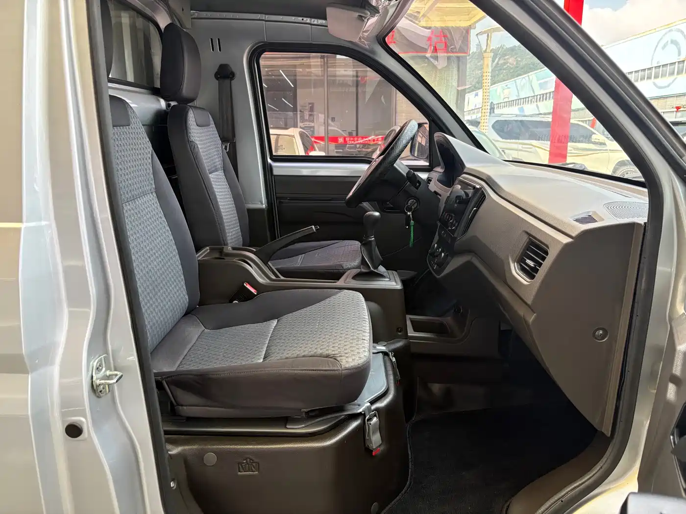 Wuling Motors Wuling Rongguang New Truck 2023 2023 2.0L Single Row Extended Basic LJM20B
