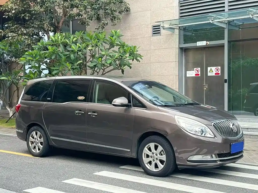 Фото 3 - Buick GL8