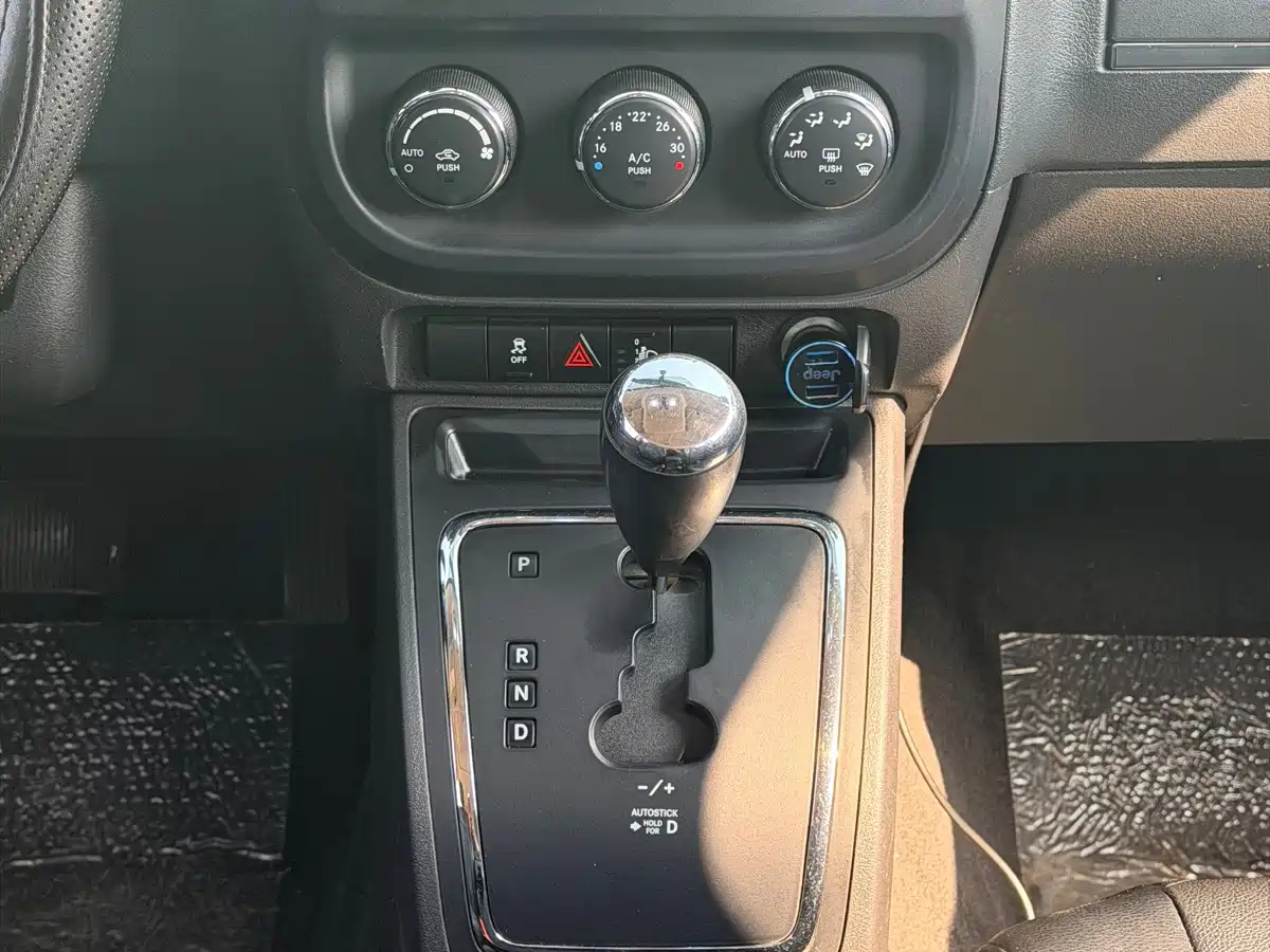 Jeep Compass (Import) 2012 2012 2.4L AWD Sport Edition