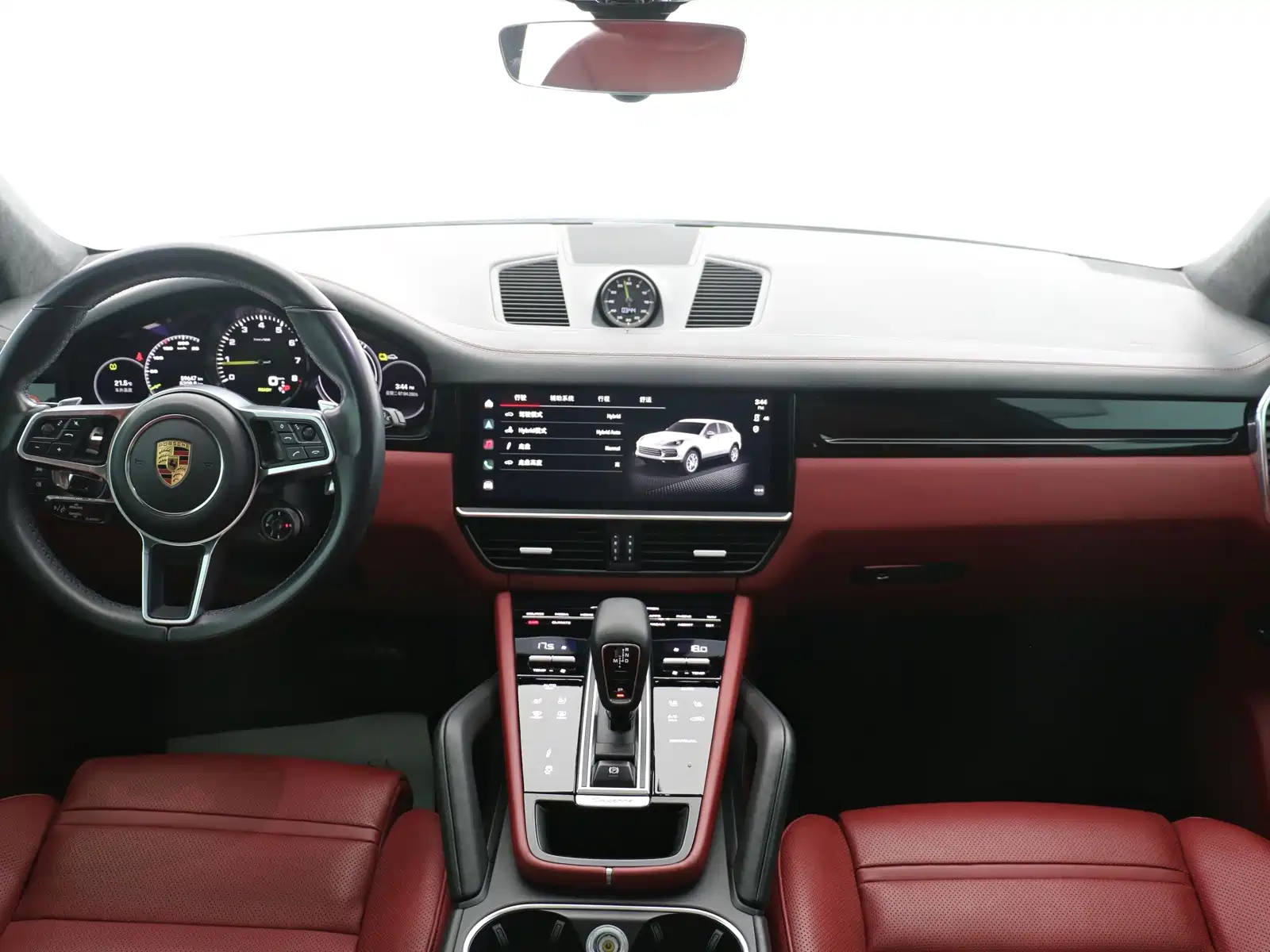 Photo 12 - Porsche Cayenne New Energy
