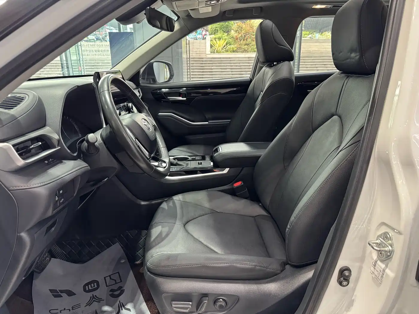 Фото 8 - Toyota Highlander