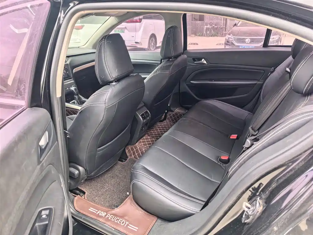 Peugeot 408 2015 Model 1.2T Automatic Luxury Edition фото 8