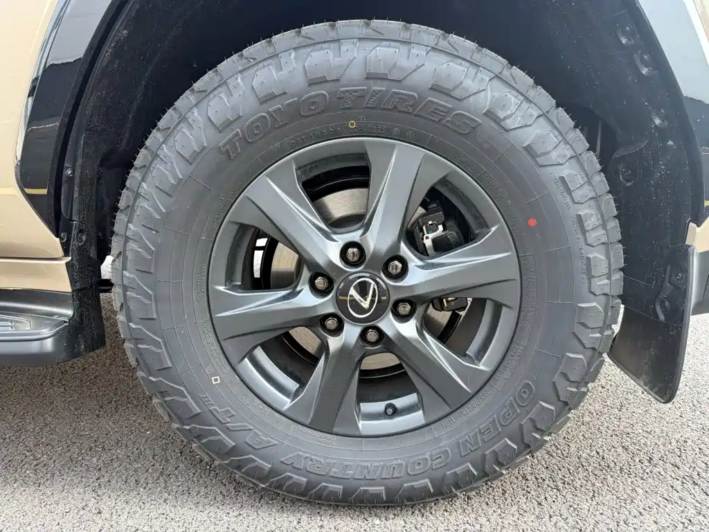 Фото 31 - Lexus LX