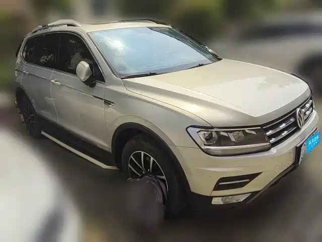 Volkswagen Tiguan L 2017 330TSI Automatic 2WD Luxury Edition — фото 3