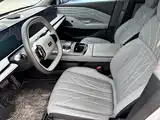 Photo 4 - Geely Galaxy Galaxy E8