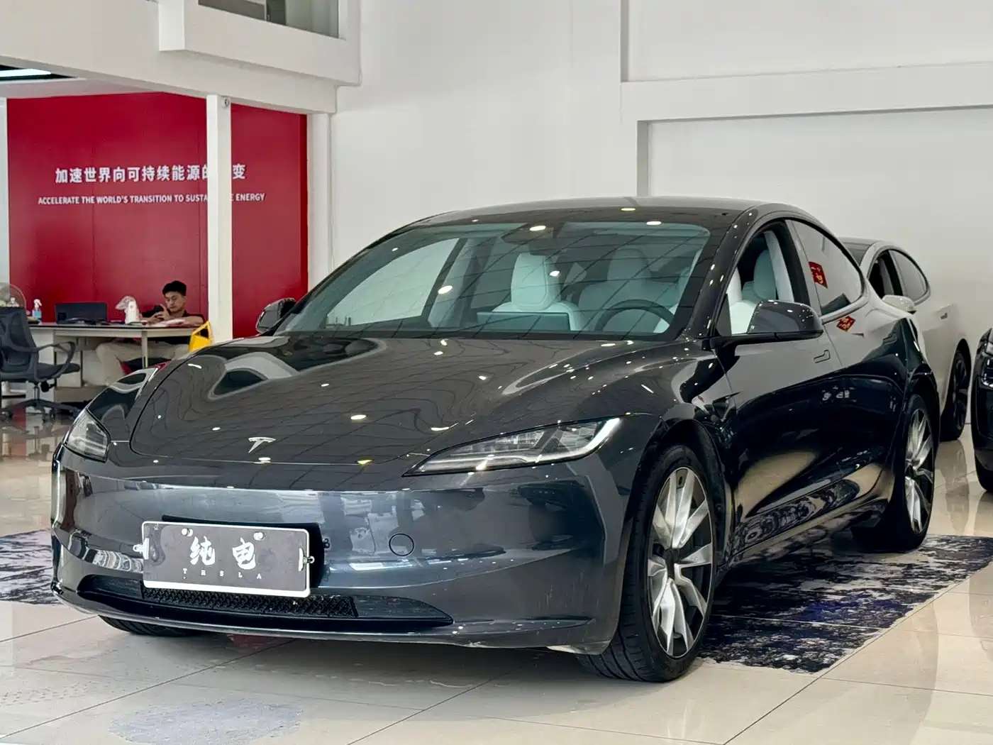 Tesla Model 3 2023