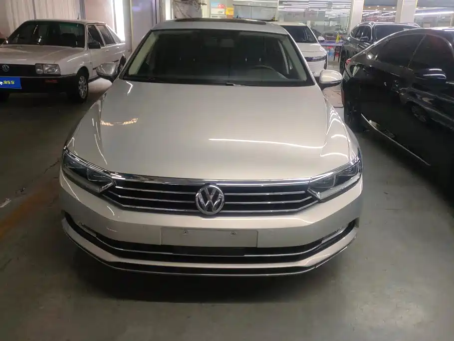 Фото 1 - Volkswagen Magotan