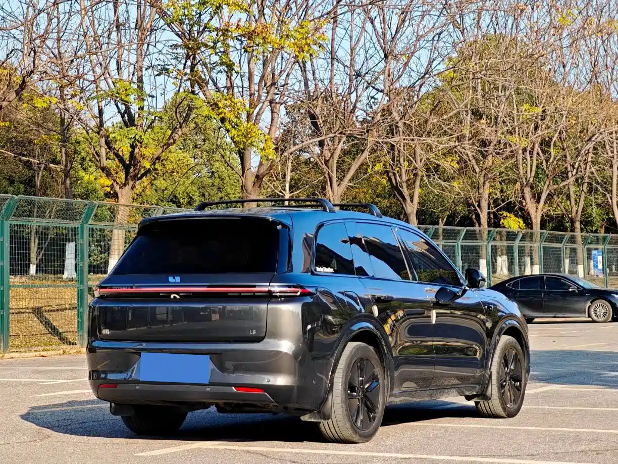 Фото 7 - Li Auto Li L8