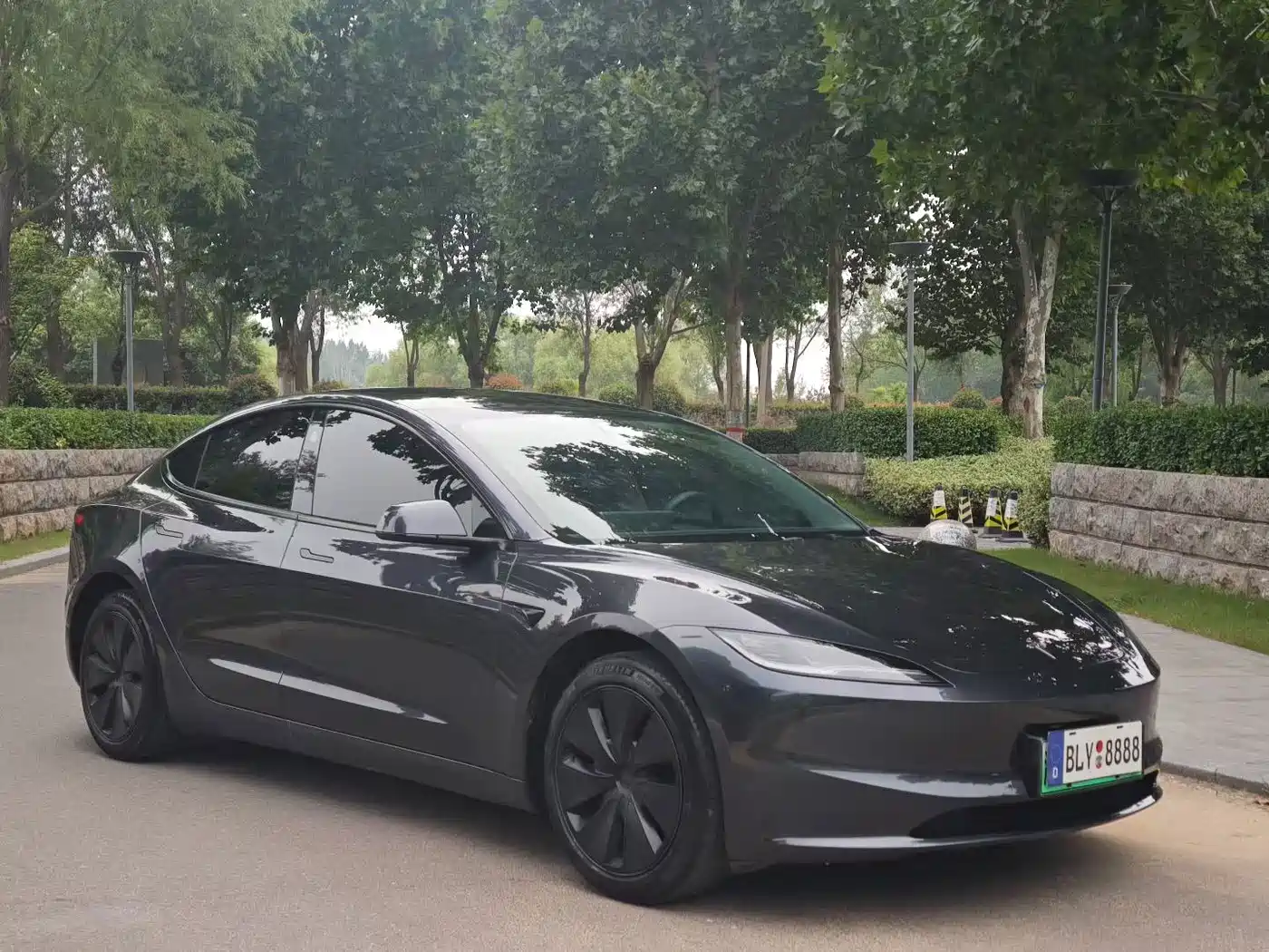 Фото 3 - Tesla Model 3