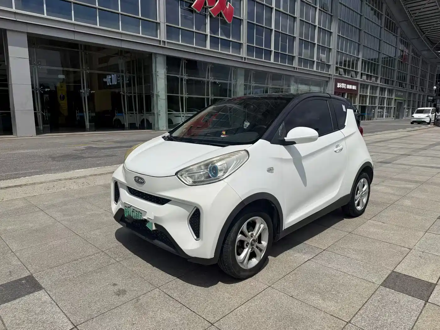 QQ New Energy Little Ant 2019 2018 400 4-Seater Premium Smart Edition
