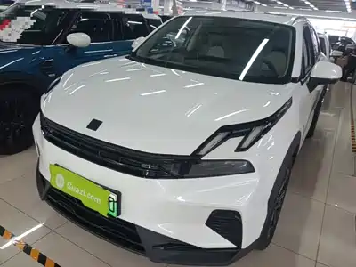 Lynk & Co 06 EM-P
