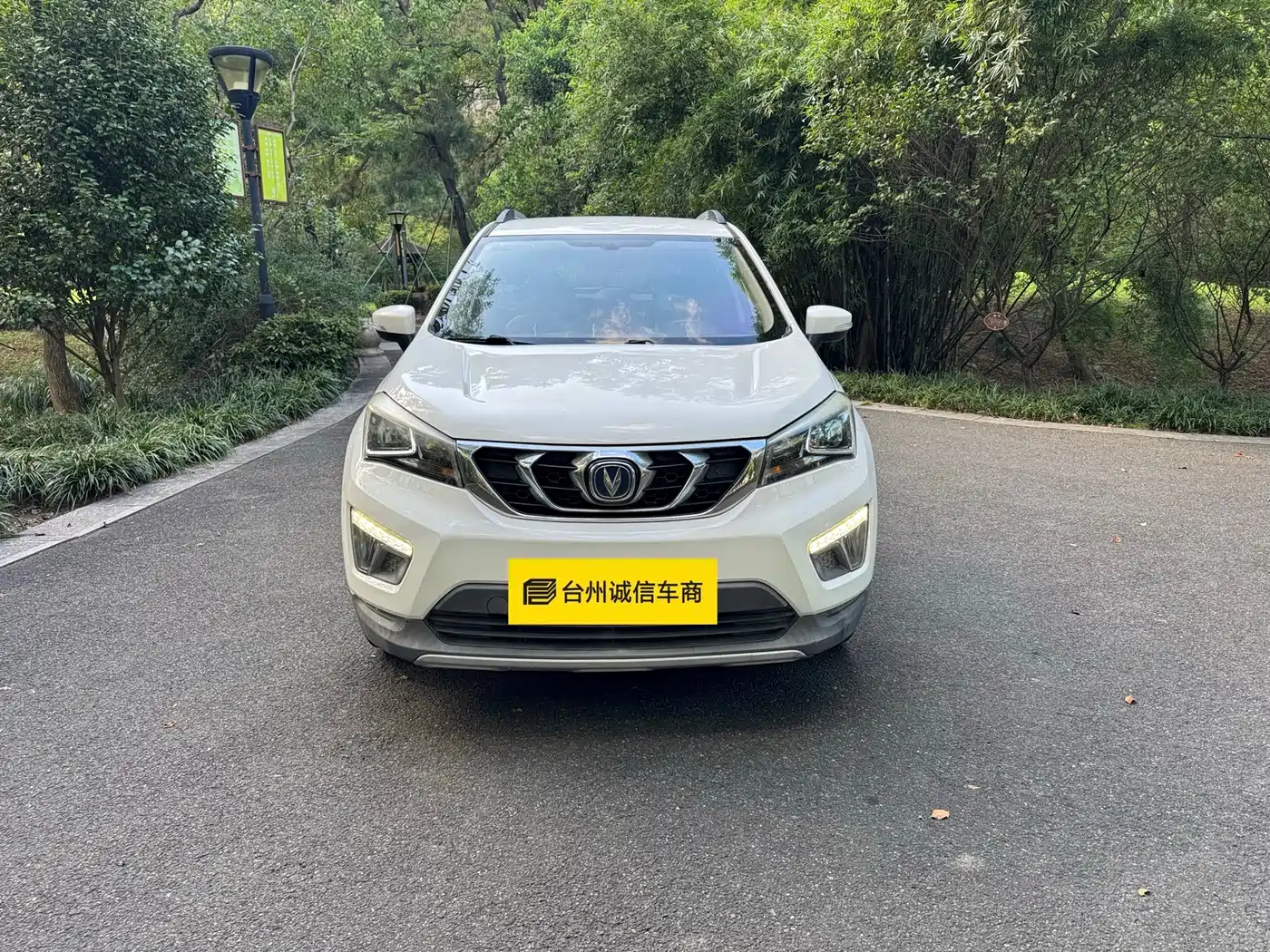 Фото 2 - Changan CS15