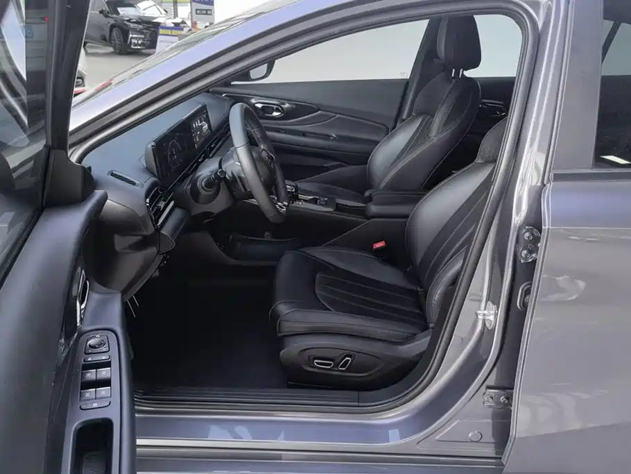 GAC Trumpchi Trumpchi Emkoo 2023 2023 270T DCT J15 Edition