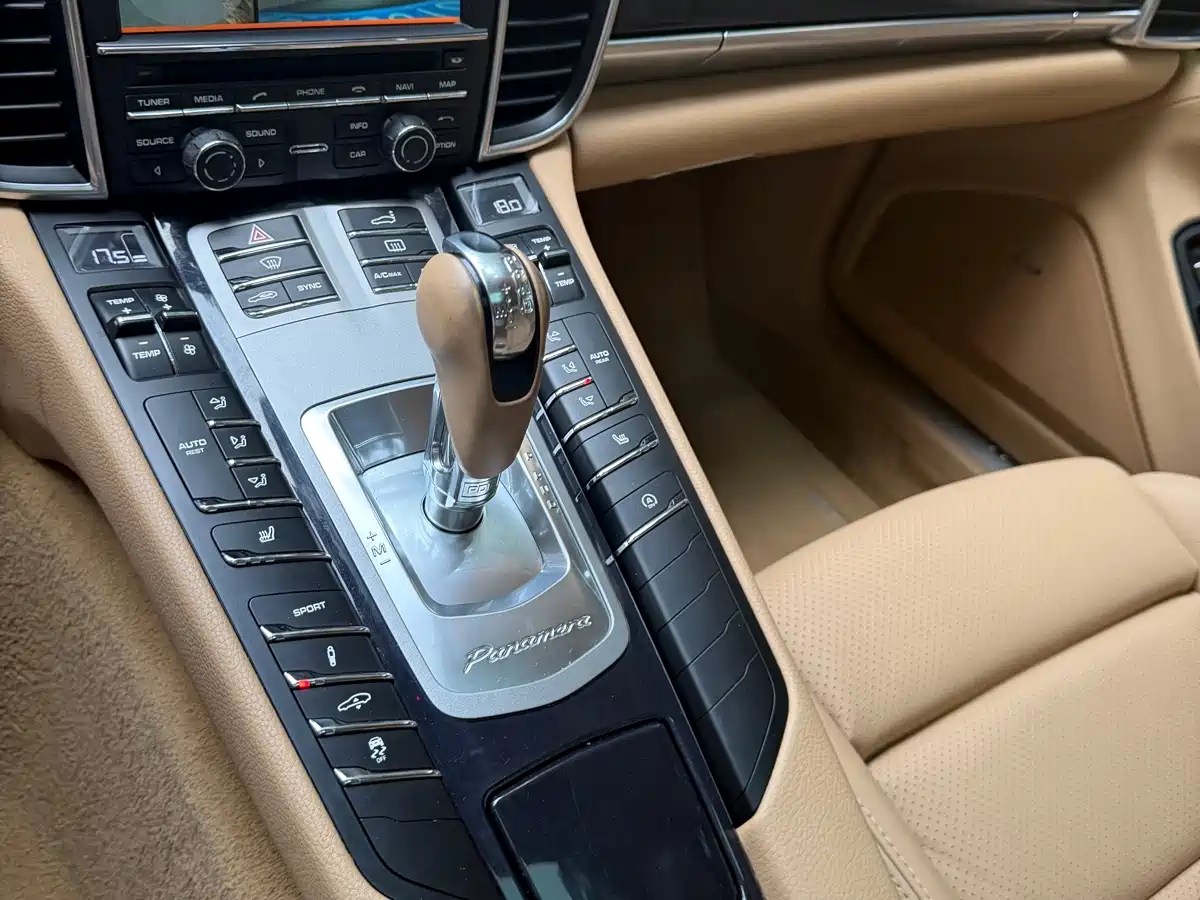 Porsche Panamera 2014 Panamera 3.0T фото 13