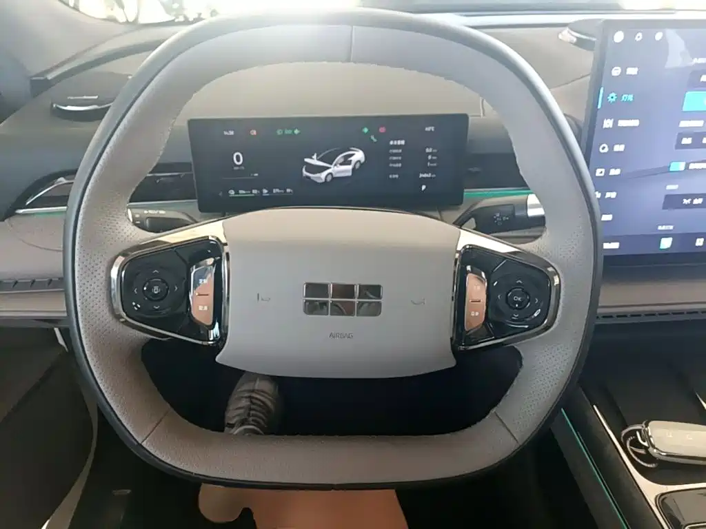 Geely Galaxy Galaxy Xingyao 8 2025 2025 130km EM-P Explorer Edition