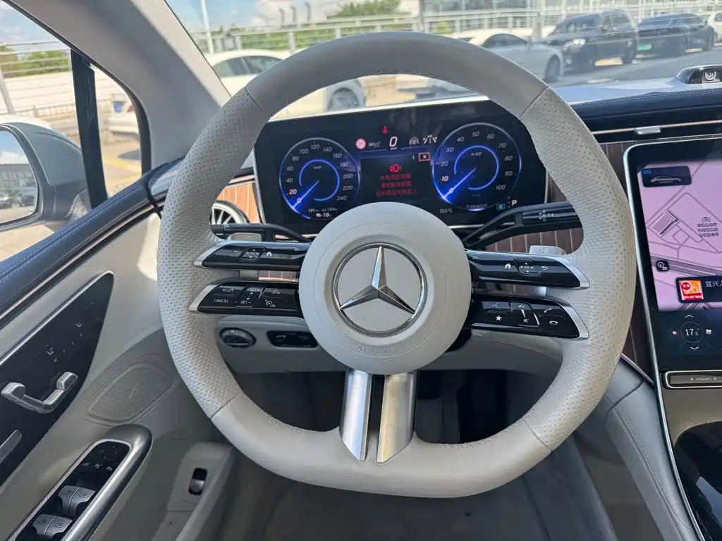 Фото 4 - Mercedes-Benz EQE