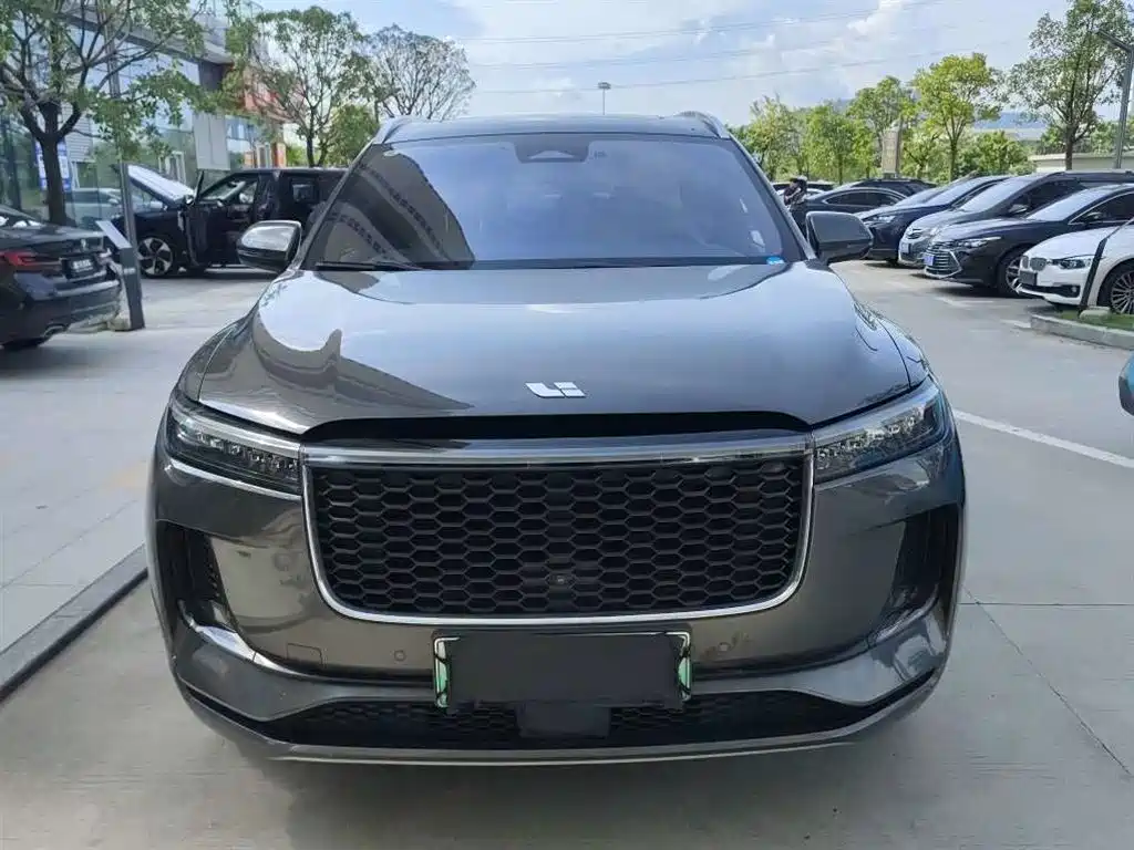 Фото 2 - Li Auto Li ONE