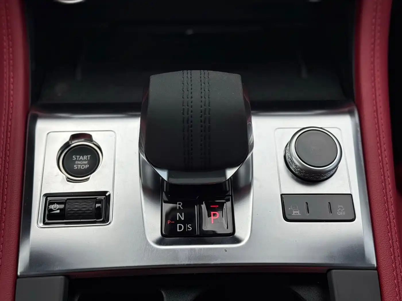 Jaguar F-PACE 2024 2025 P250 R-Dynamic SE