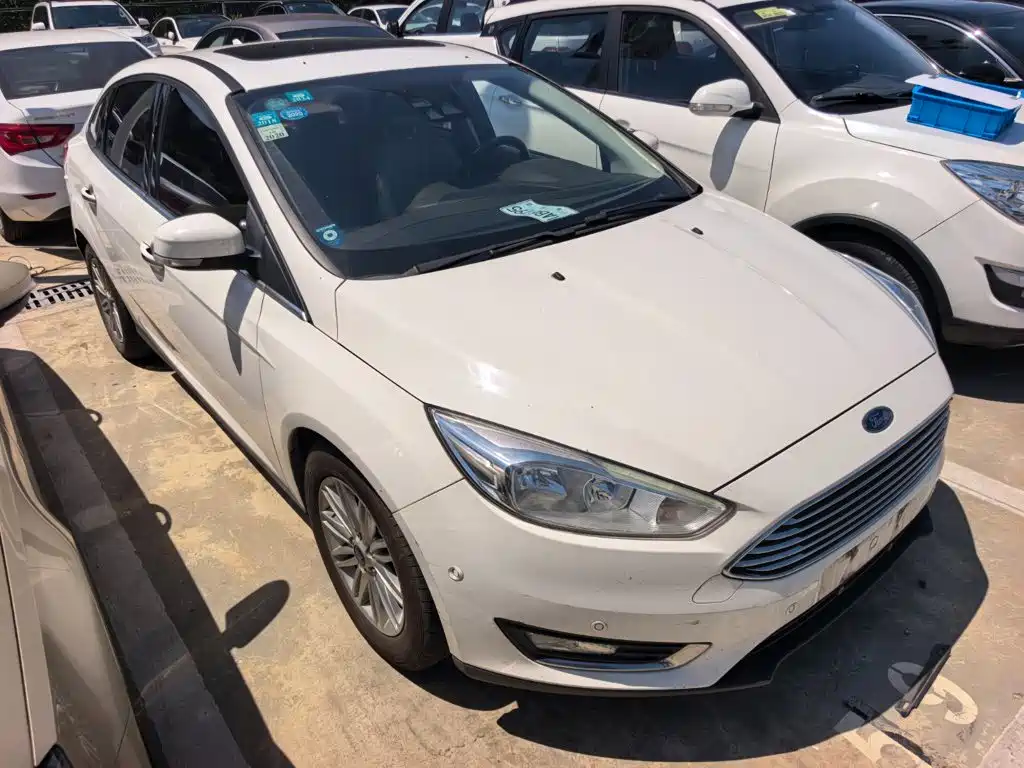 Фото 3 - Ford Focus
