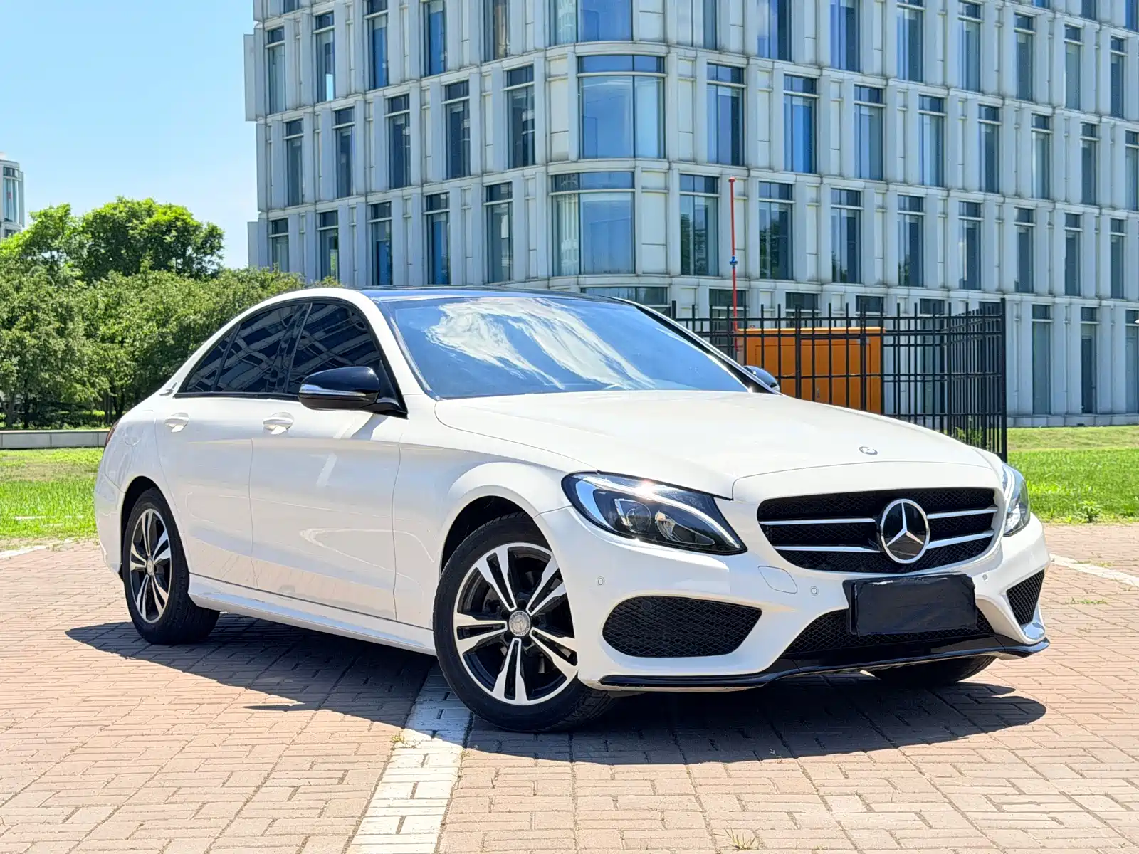Фото 3 - Mercedes-Benz C-Class