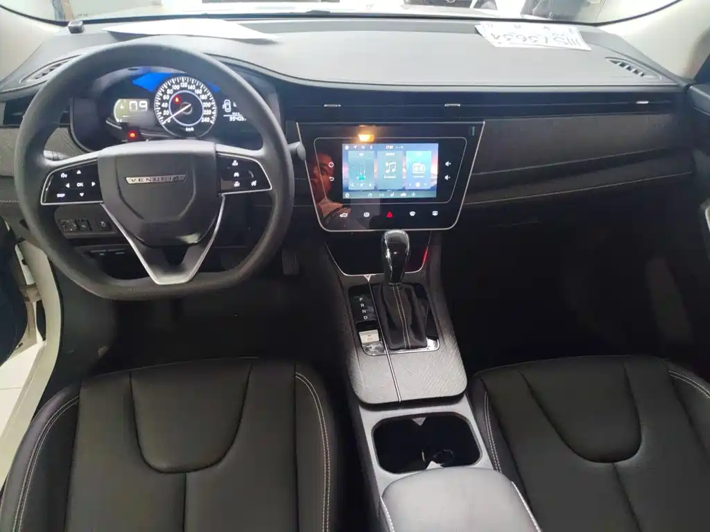 Venucia D60 2025 2023 PLUS 1.6L XL CVT Joy Leader Edition