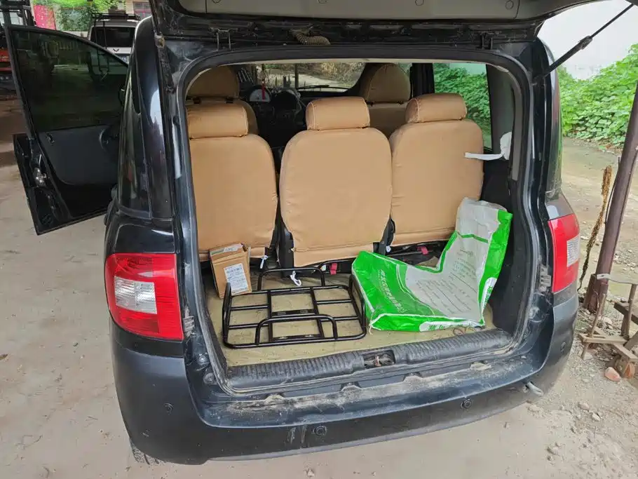 Zotye M300 2015 2010 Model 1.6L Bi-Fuel Standard 6-Seater
