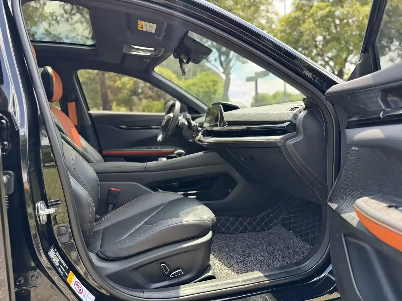 Changan UNI-V 2022 2022 1.5T Smart Pilot Edition