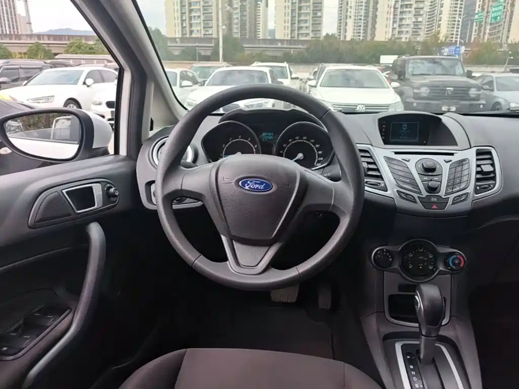 Ford Fiesta 2015 2013 Hatchback 1.5L Automatic Fashion