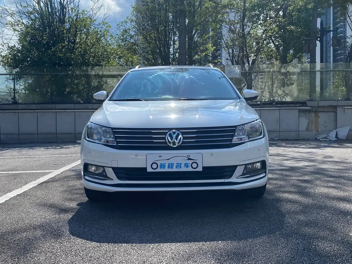 Photo 2 - Volkswagen Lavida Tour
