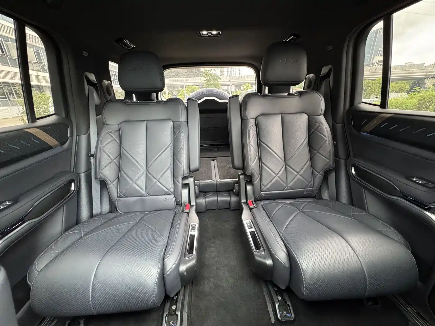 Fang Cheng Bao Leopard 8 2025 2025 Zhiyong Flagship Drone Edition 6-Seater