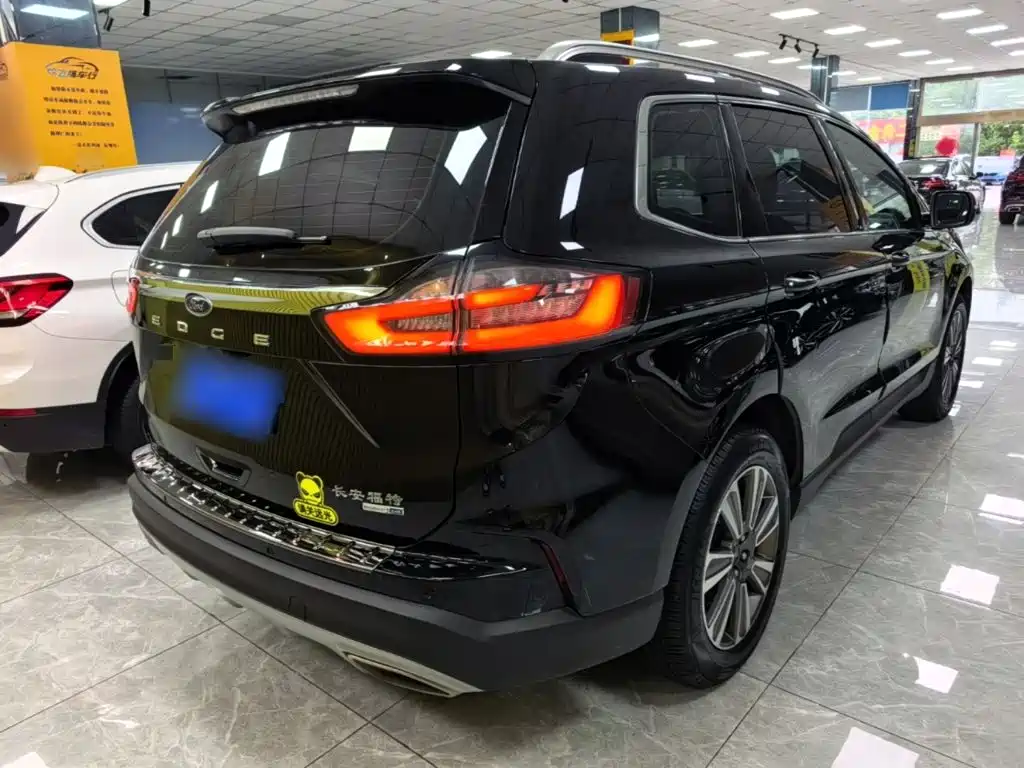Фото 7 - Ford Edge