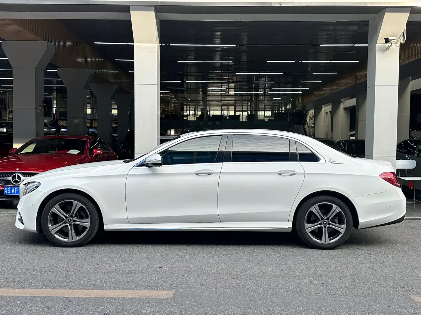 Mercedes-Benz E-Class 2016 E 200 L Sport Type фото 7