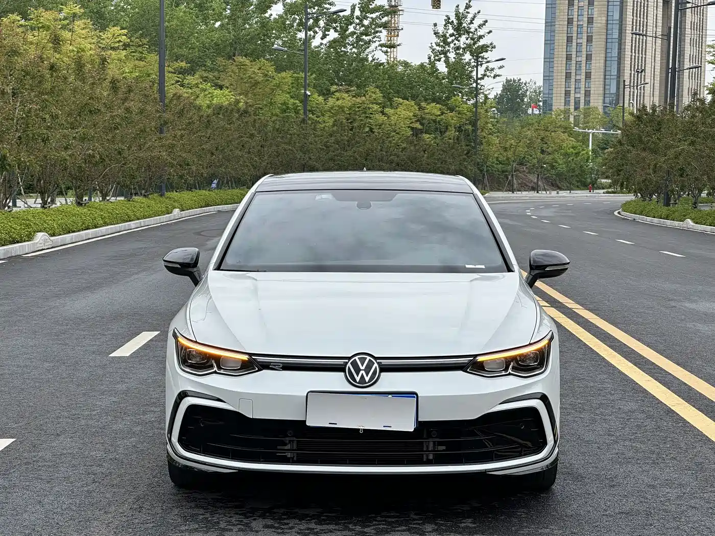 Volkswagen Golf 2023 280TSI DSG R-Line Lite фото 2